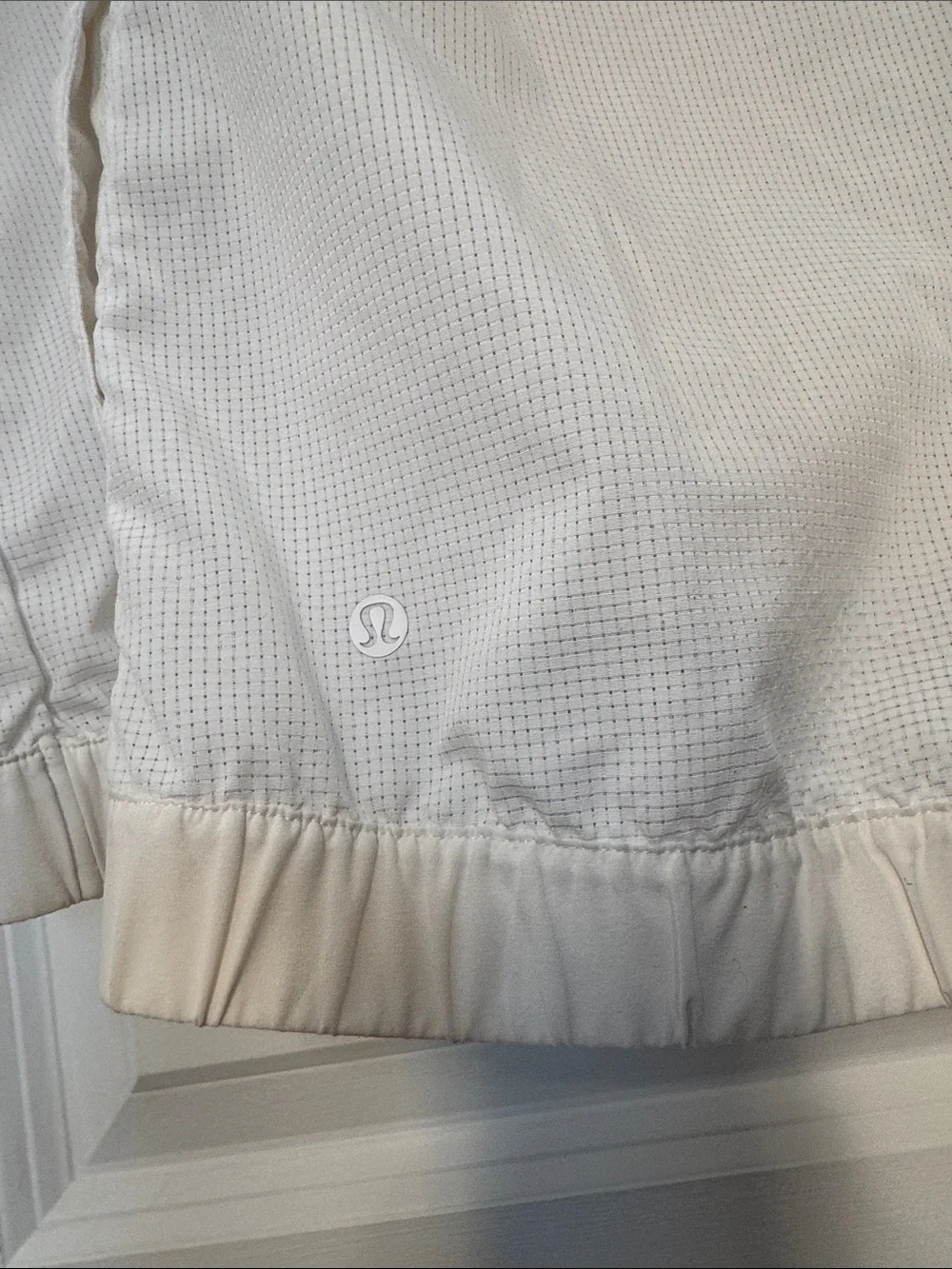 lululemon White Lightweight pack light 1/2 zip pull over workout jacket